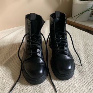 DR MARTEN’S Original Women’s Boots Size 8